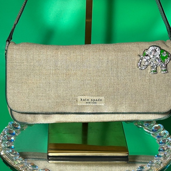 kate spade Handbags - Kate Spade Beige Woven Linen Shoulder Bag – Green Trim – Small – Like New